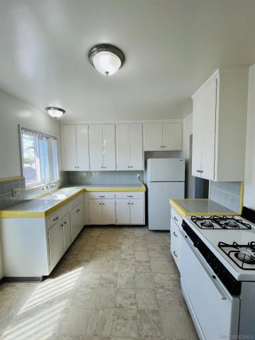 1165-1171 Felspar St., San Diego, CA 92109