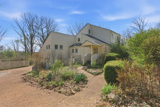 8267 Hawkins Rd, College Grove, TN 37046