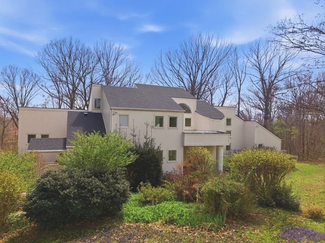 8267 Hawkins Rd, College Grove, TN 37046