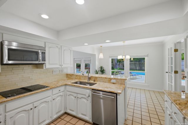 13307 LA VISTA DR, San Antonio, TX 78216