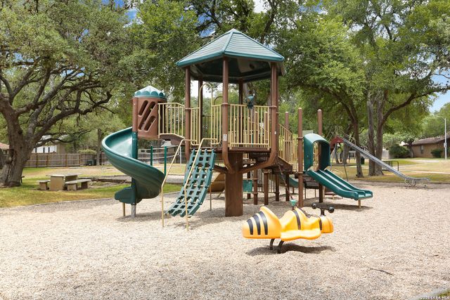 13307 LA VISTA DR, San Antonio, TX 78216