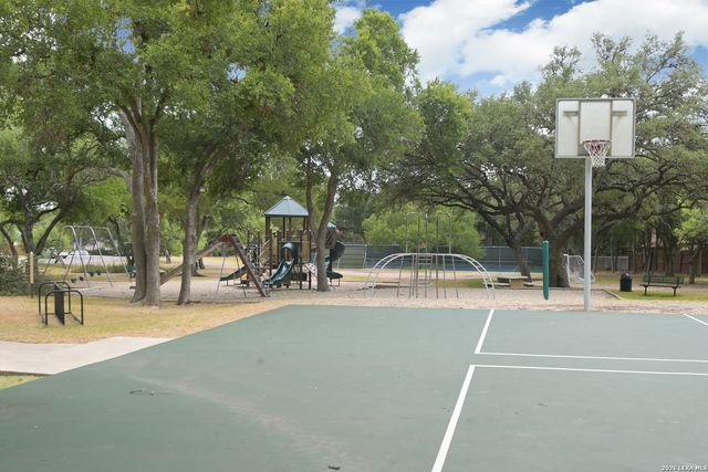 13307 LA VISTA DR, San Antonio, TX 78216