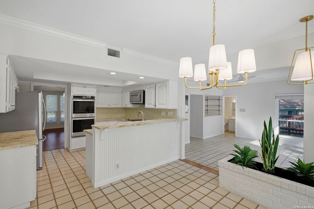 13307 LA VISTA DR, San Antonio, TX 78216
