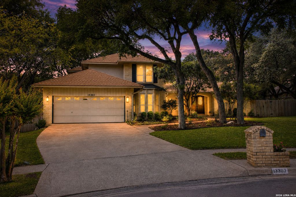 13307 LA VISTA DR, San Antonio, TX 78216