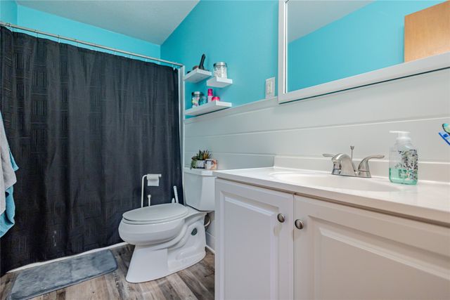 415 NE 4th Street, Stuart, IA 50250