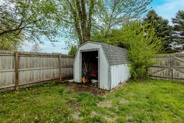 415 NE 4th Street, Stuart, IA 50250