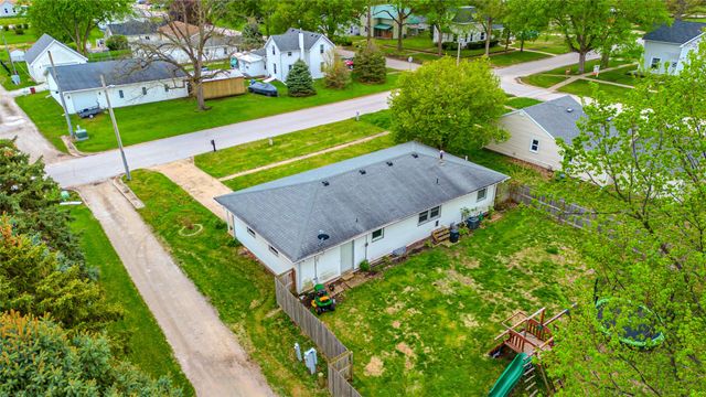 415 NE 4th Street, Stuart, IA 50250