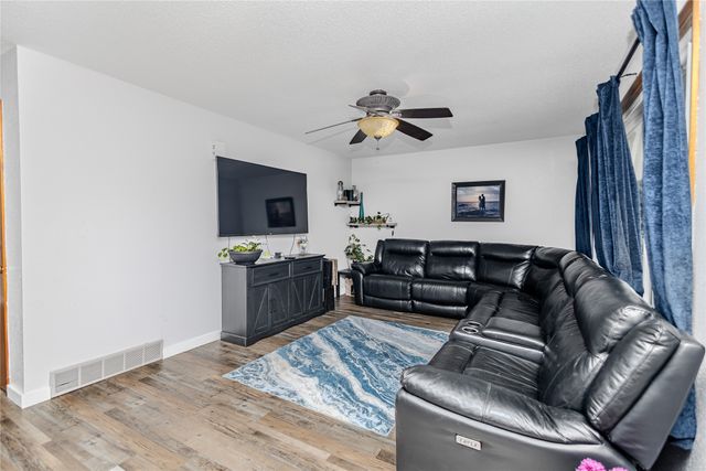 415 NE 4th Street, Stuart, IA 50250