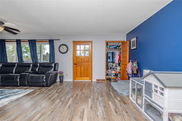 415 NE 4th Street, Stuart, IA 50250