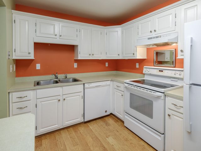 10185 Foxhollow Court, Portage, MI 49024