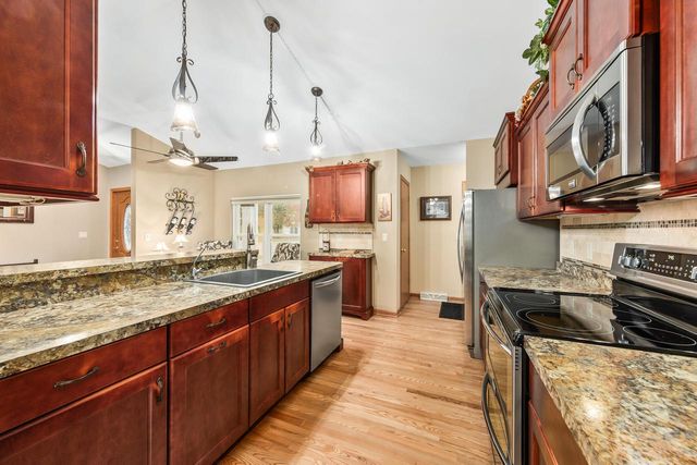 2508 Manchester COURT, Waukesha, WI 53188