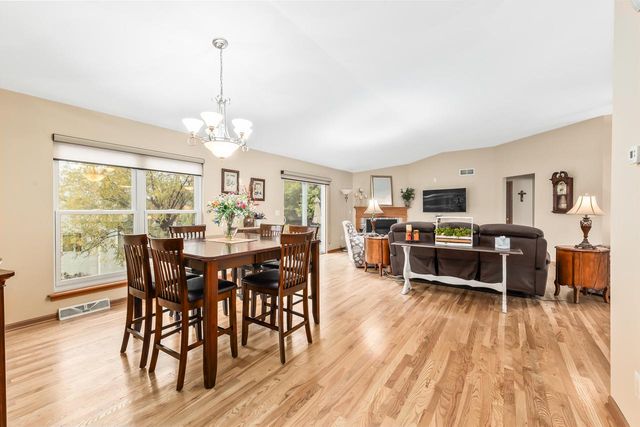 2508 Manchester COURT, Waukesha, WI 53188