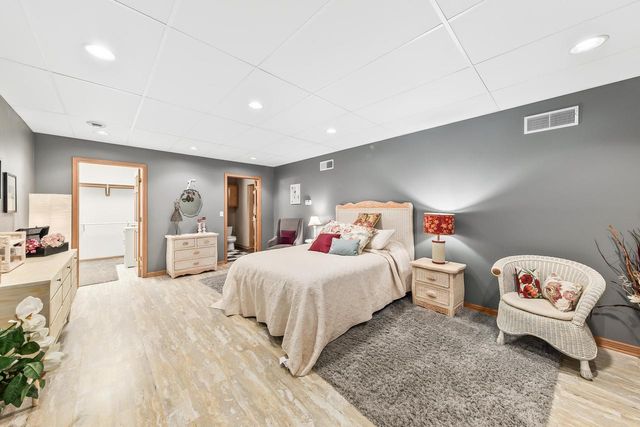 2508 Manchester COURT, Waukesha, WI 53188