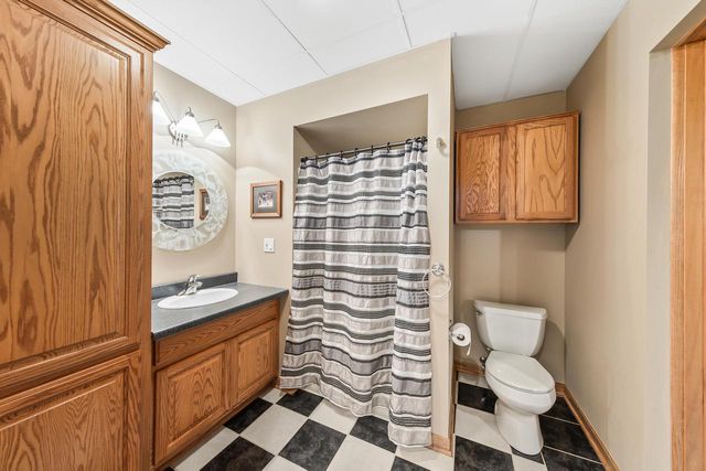 2508 Manchester COURT, Waukesha, WI 53188