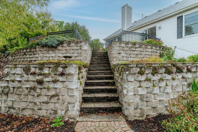 2508 Manchester COURT, Waukesha, WI 53188