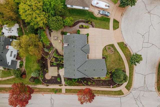 2508 Manchester COURT, Waukesha, WI 53188