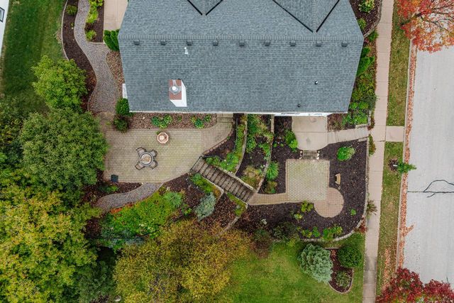 2508 Manchester COURT, Waukesha, WI 53188