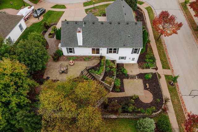 2508 Manchester COURT, Waukesha, WI 53188