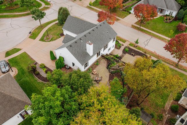 2508 Manchester COURT, Waukesha, WI 53188