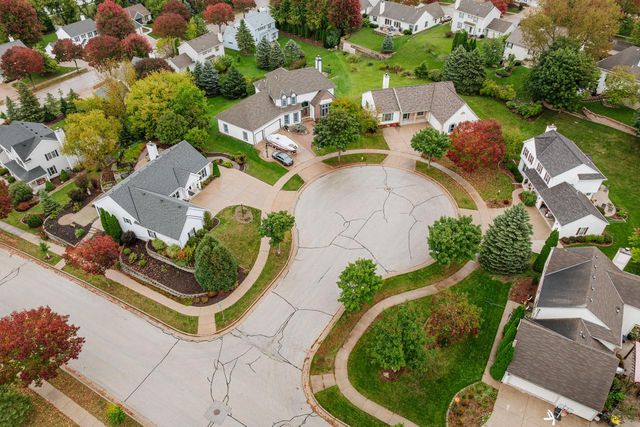 2508 Manchester COURT, Waukesha, WI 53188