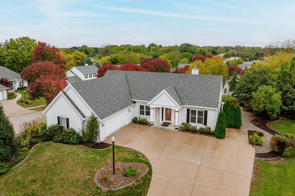 2508 Manchester COURT, Waukesha, WI 53188