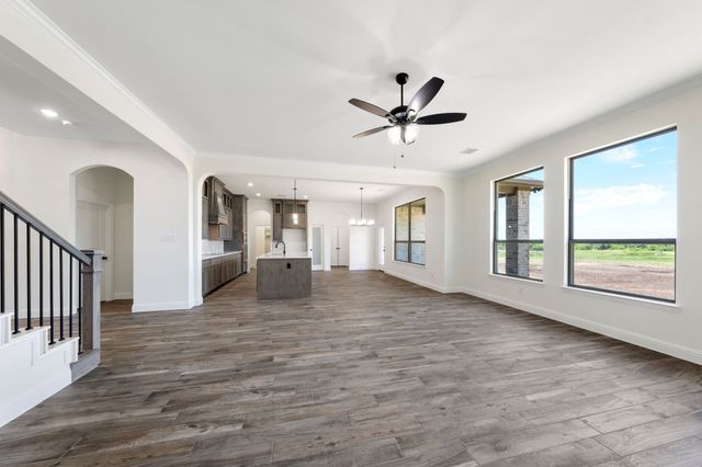 451 Paradise Ridge Drive, Waxahachie, TX 75167