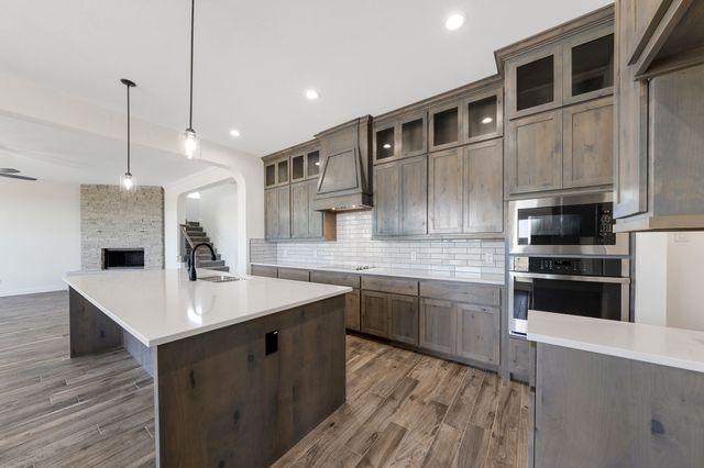 451 Paradise Ridge Drive, Waxahachie, TX 75167