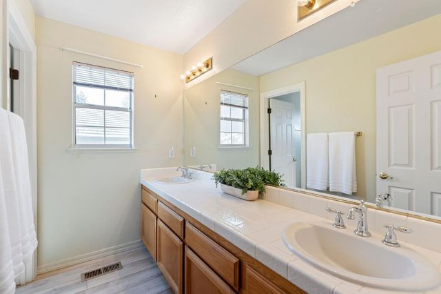 3133 Woodleigh Ln, Cameron Park, CA 95682