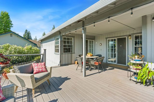 3133 Woodleigh Ln, Cameron Park, CA 95682