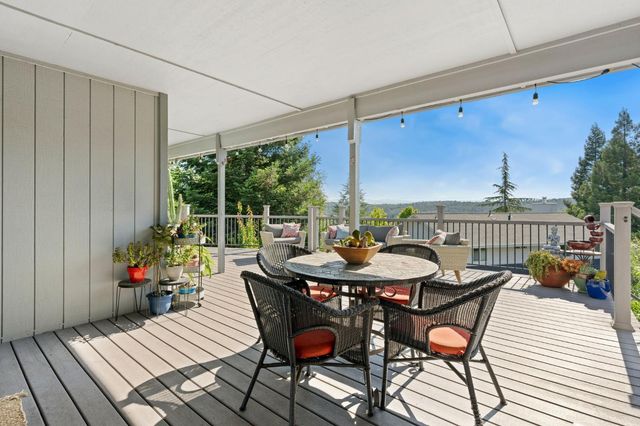 3133 Woodleigh Ln, Cameron Park, CA 95682