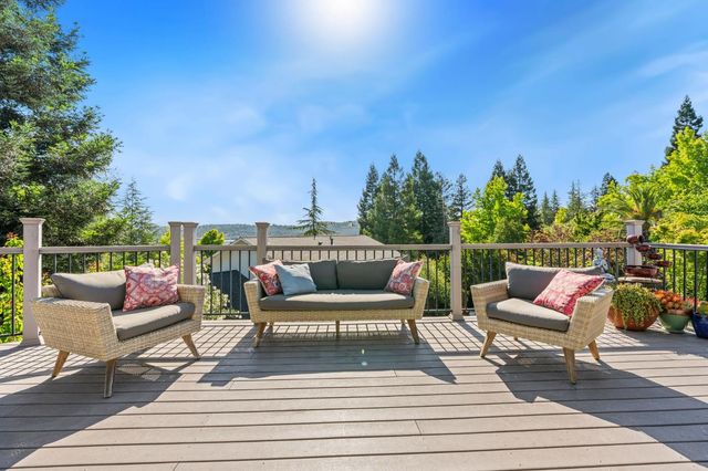 3133 Woodleigh Ln, Cameron Park, CA 95682