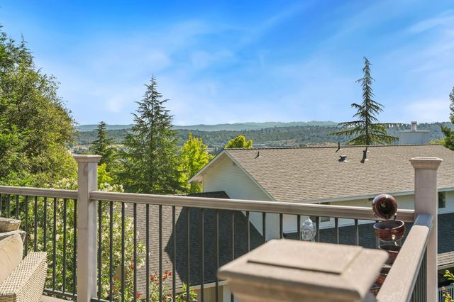 3133 Woodleigh Ln, Cameron Park, CA 95682