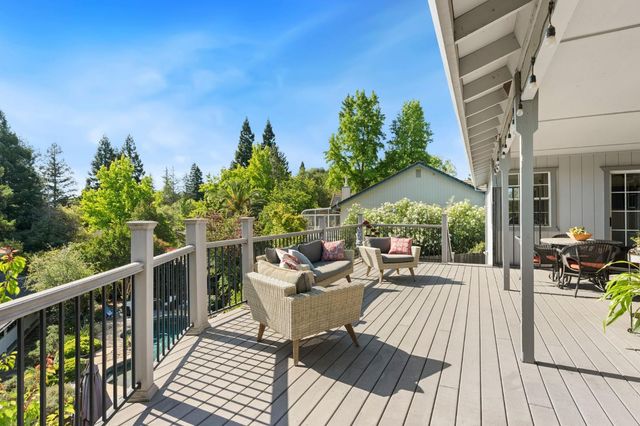 3133 Woodleigh Ln, Cameron Park, CA 95682