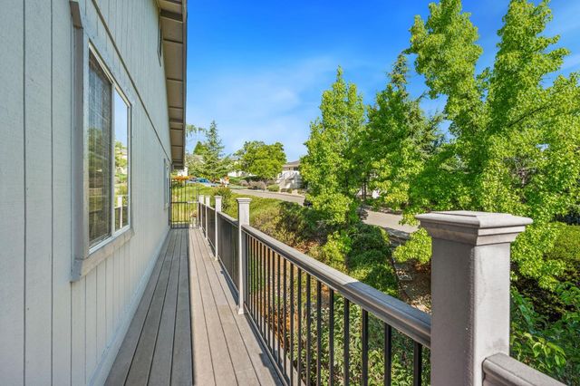 3133 Woodleigh Ln, Cameron Park, CA 95682