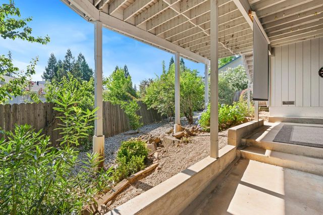 3133 Woodleigh Ln, Cameron Park, CA 95682