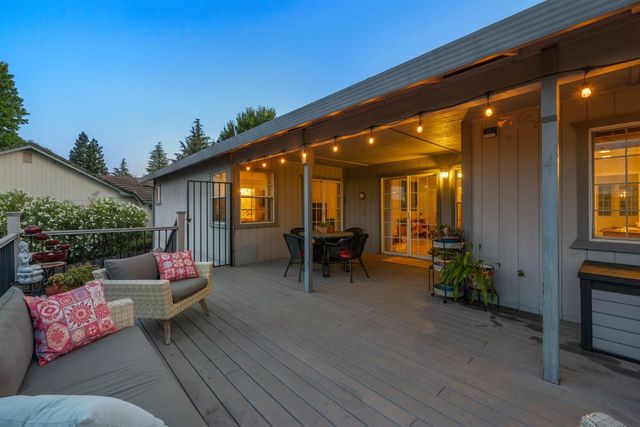 3133 Woodleigh Ln, Cameron Park, CA 95682