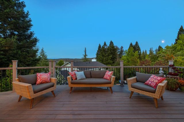3133 Woodleigh Ln, Cameron Park, CA 95682