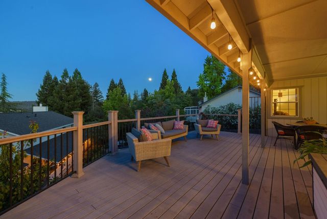 3133 Woodleigh Ln, Cameron Park, CA 95682