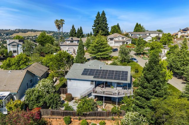 3133 Woodleigh Ln, Cameron Park, CA 95682