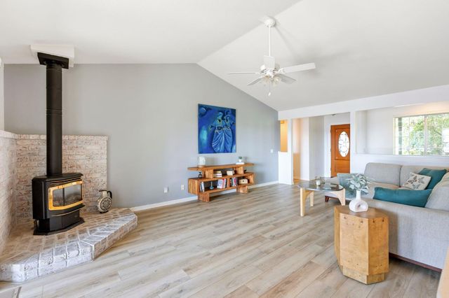 3133 Woodleigh Ln, Cameron Park, CA 95682