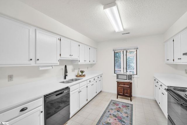 6 Milstead Way, Greenville, SC 29615