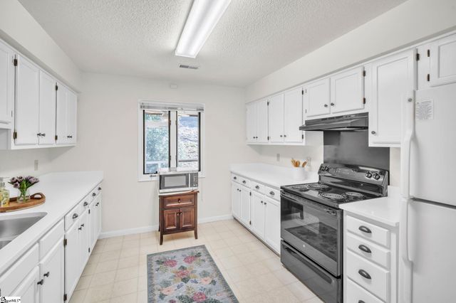 6 Milstead Way, Greenville, SC 29615