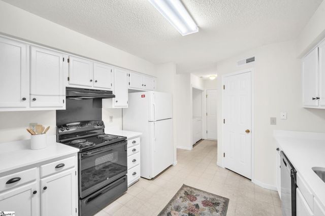 6 Milstead Way, Greenville, SC 29615