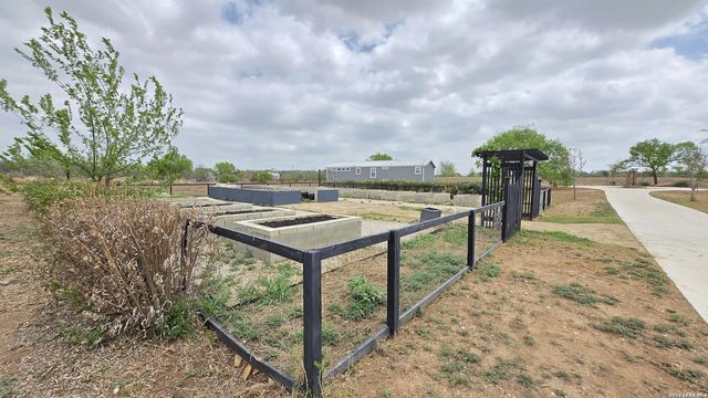 13083 Fm 2779, Moore, TX 78057