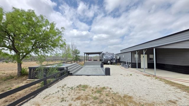 13083 Fm 2779, Moore, TX 78057
