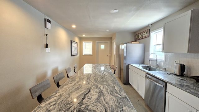 13083 Fm 2779, Moore, TX 78057