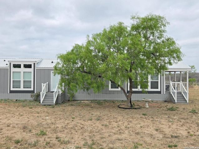 13083 Fm 2779, Moore, TX 78057