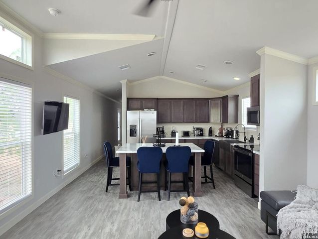 13083 Fm 2779, Moore, TX 78057