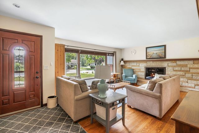 205 Huntington Court, La Grange Park, IL 60526