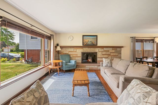 205 Huntington Court, La Grange Park, IL 60526